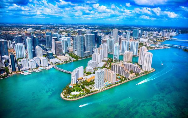 Stock photo - coastal city